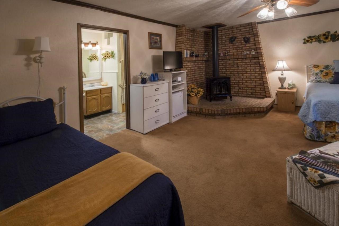 Canyon Colors Bed And Breakfast Page Exterior photo